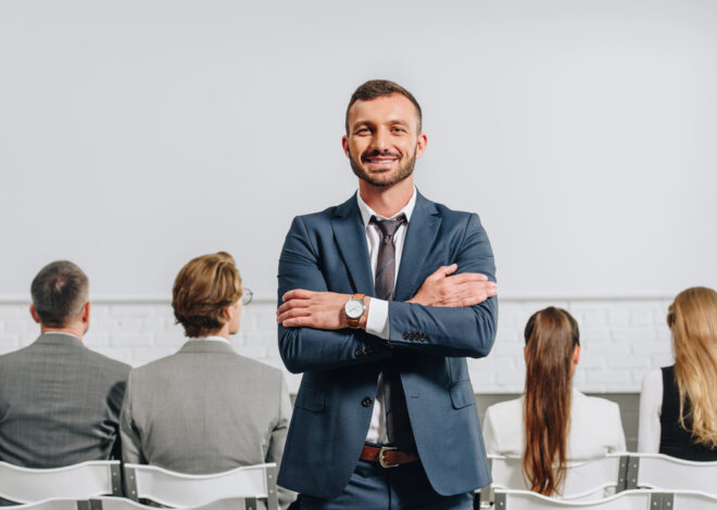 Karriereweg als Coach: Festanstellung und Selbstständigkeit im Vergleich